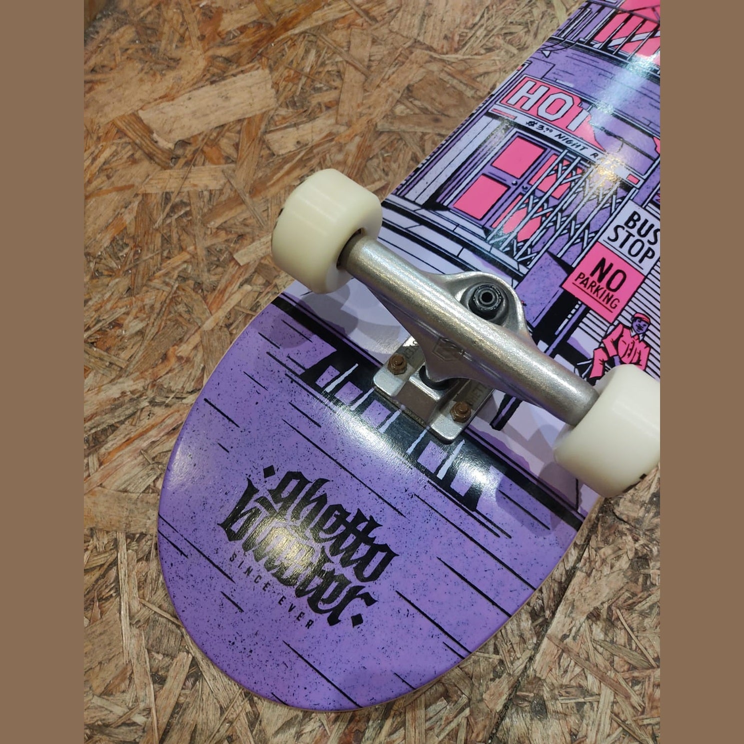 Ghetto Hotel Purple — Skateboard Trick 8.125" x 31" Usato 10/10