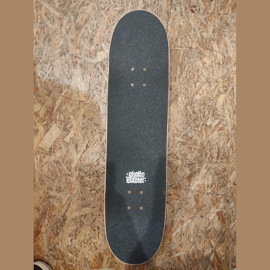 Ghetto Hotel Purple — Skateboard Trick 8.125" x 31" Usato 10/10