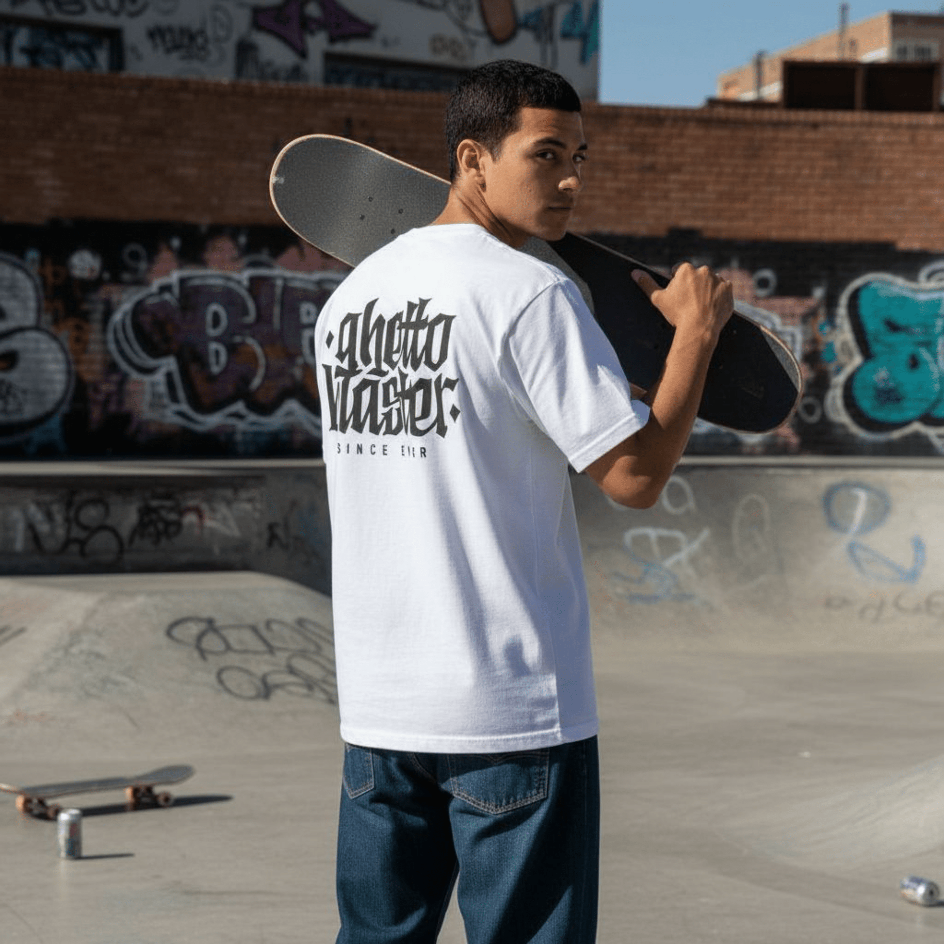 Ghettoblaster Corporate Tee in Cotone Biologico Bianco