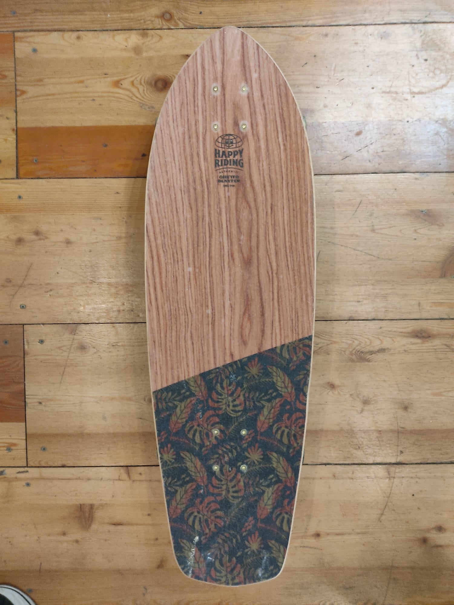 Surfskate Usato – Grado 10/10 | Tavola 32" in Acero e Mogano