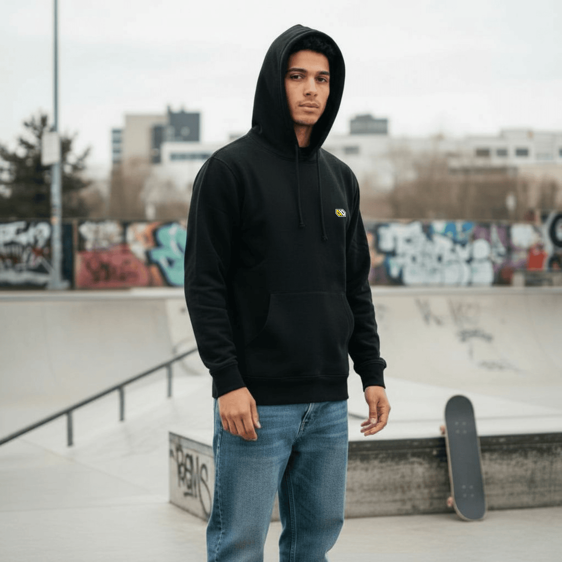 Felpa Nera con Cappuccio e Logo Ricamato Ghettoblaster - ghettoblasterwear
