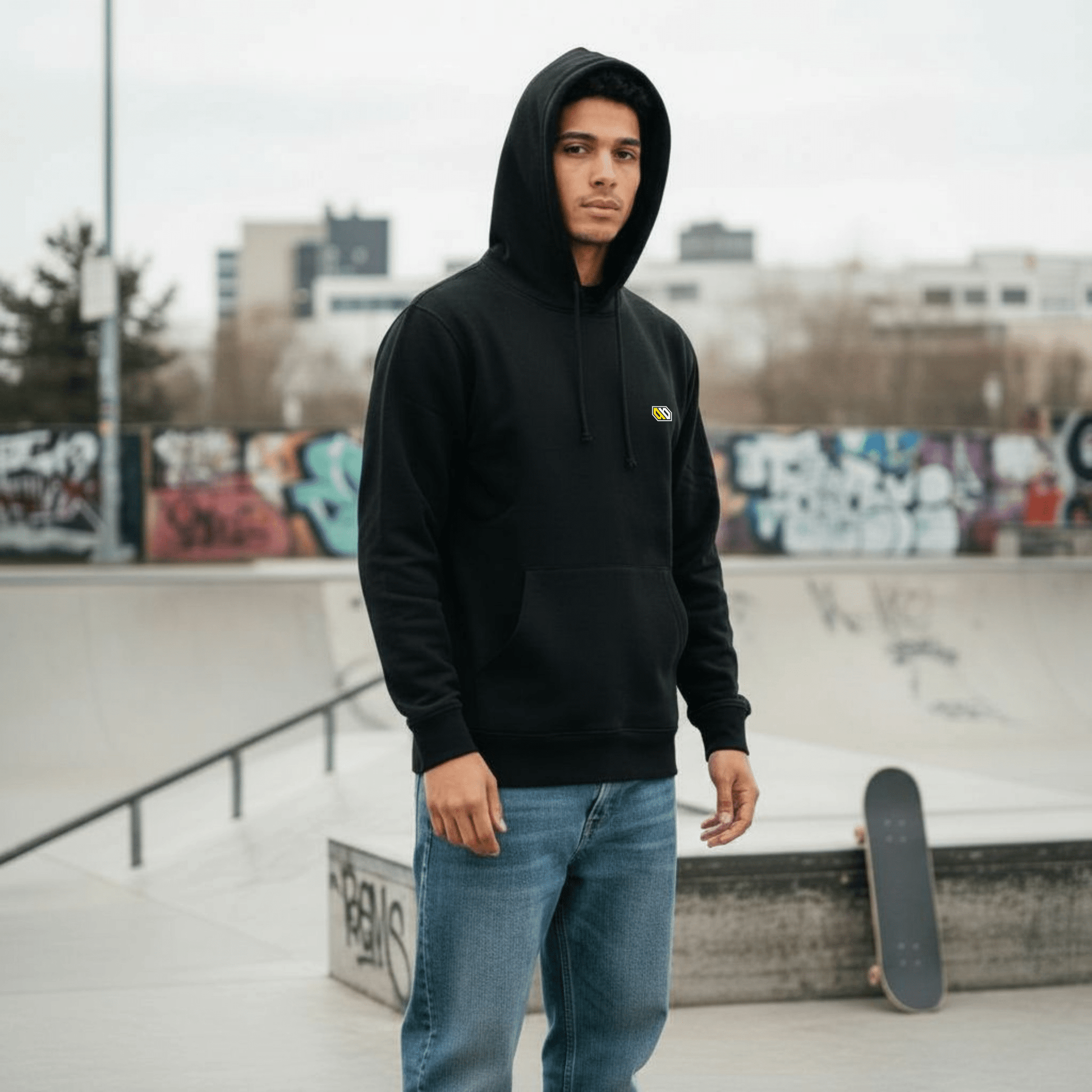 Felpa Nera con Cappuccio e Logo Ricamato Ghettoblaster - ghettoblasterwear